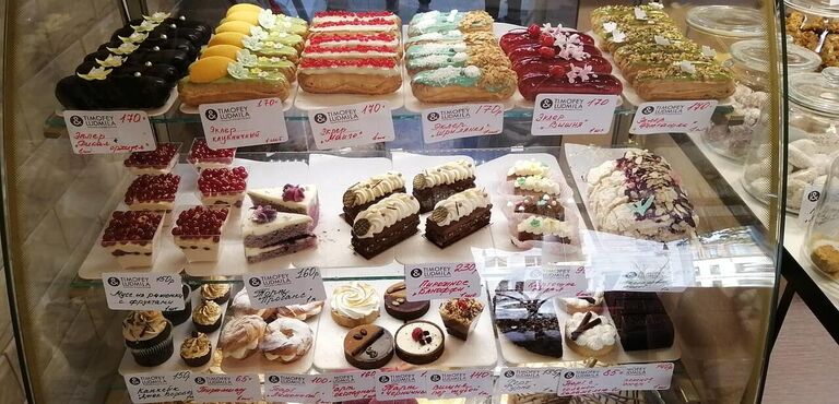 Пирожные в кафе Timofey&Ludmila в Тольятти