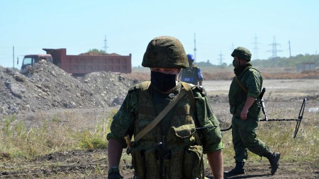 Работы по оборудованию КПВВ Луганск - Счастье у линии соприкосновения в Донбассе