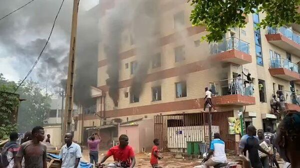  В Бамако проходят митинги в поддержку военного мятежа