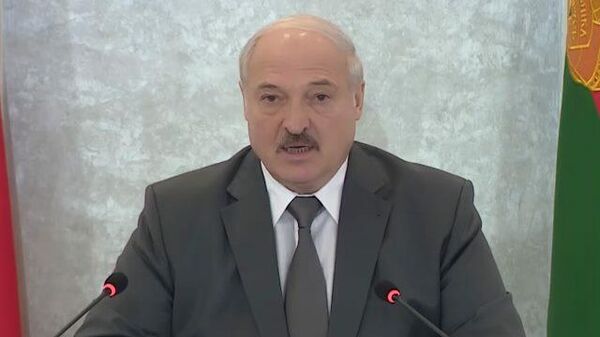 Лукашенко: В стране нет такого количества портфелей, сколько вас стоит в очереди