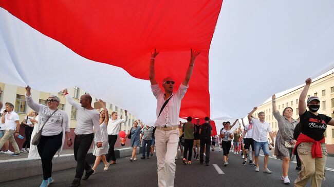 Митингующие в Минске