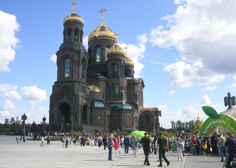 На православной яблочной ярмарке, приуроченной к празднику Преображения Господня