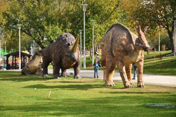 Динозавры в Академическом парке