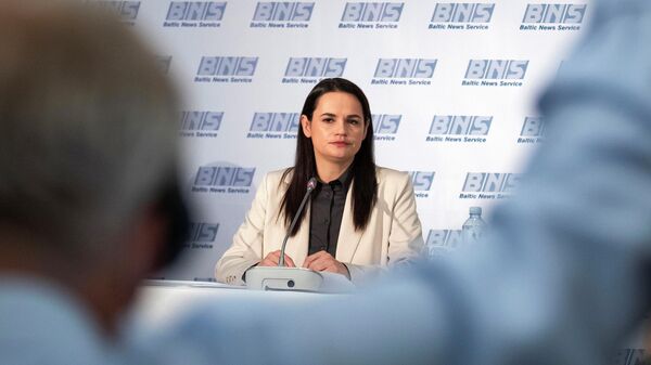 Светлана Тихановская во время пресс-конференции в Вильнюсе, Литва