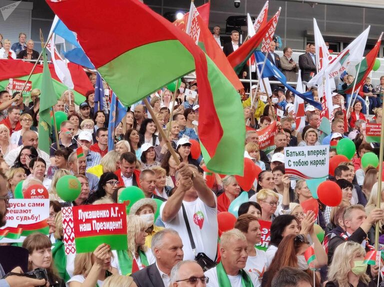 Митинг в Летнем амфитеатре в Витебске Митинг в Летнем амфитеатре в Витебске