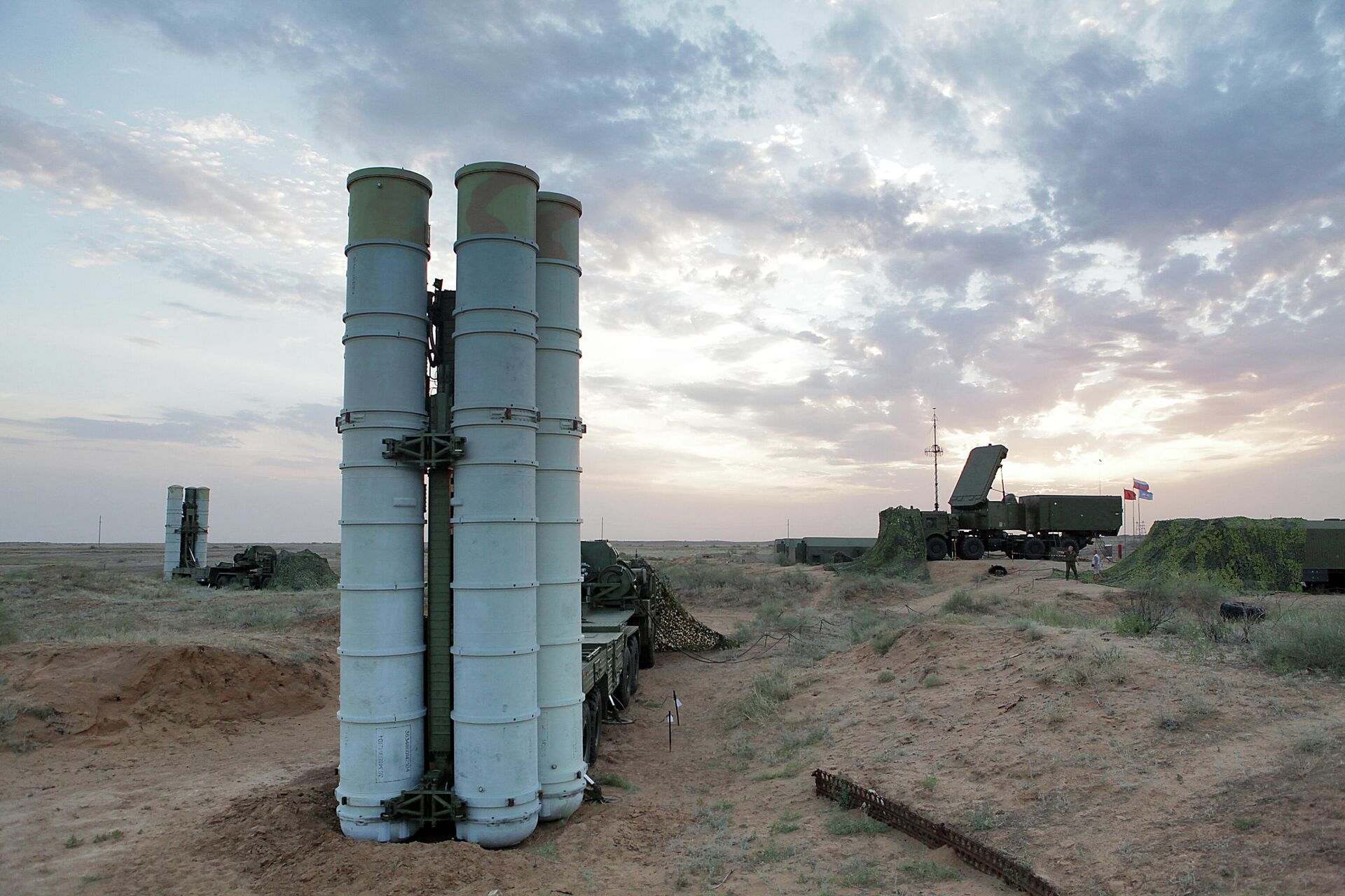 Подготовка к стрельбам зенитных ракетных систем С-400 Триумф на полигоне Ашулук  - РИА Новости, 1920, 23.11.2021