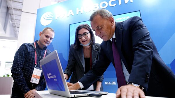 Заместитель председателя правительства РФ Юрий Борисов на стенде МИА Россия сегодня в конгрессно-выставочном центре Патриот в Московской области.