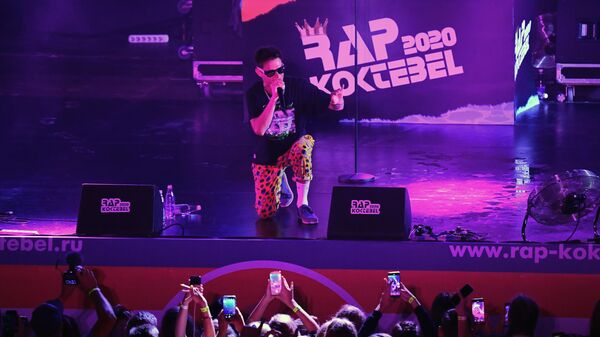 Рэпер Павел Кравцов (Кравц) выступает на фестивале Rap Koktebel в Крыму.