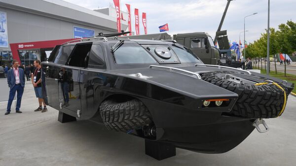 Автомобиль-амфибия Дрозд на выставке вооружений Международного военно-технического форума (МВТФ) Армия-2020 в военно-патриотическом парке Патриот