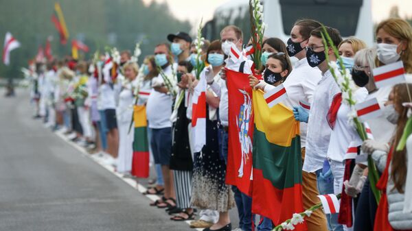 Акция в Литве в знак солидарности с протестующими в Белоруссии 