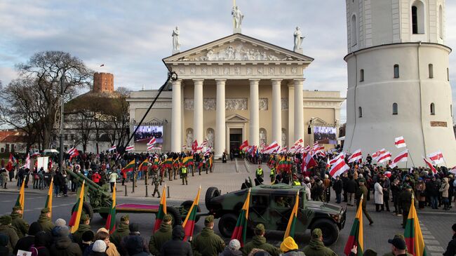 Церемония перезахоронения останков политических деятелей XIX века Сигизмунда Сераковского и Кастуся (Константина) Калиновского в Вильнюсе, Литва 