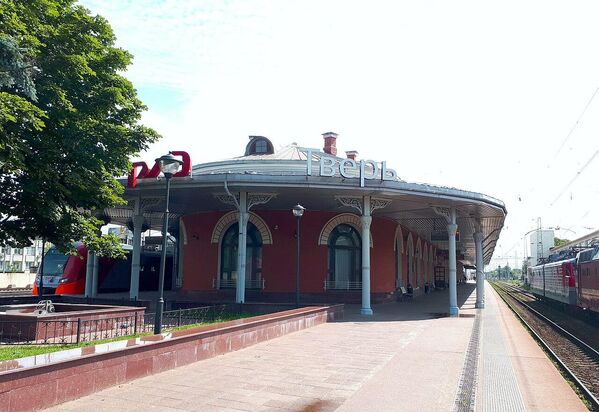 Здание железнодорожного вокзала в Твери 
