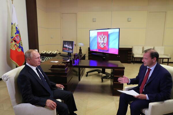 Президент РФ Владимир Путин во время записи большого интервью по актуальным темам ведущему ВГТРК Сергею Брилеву