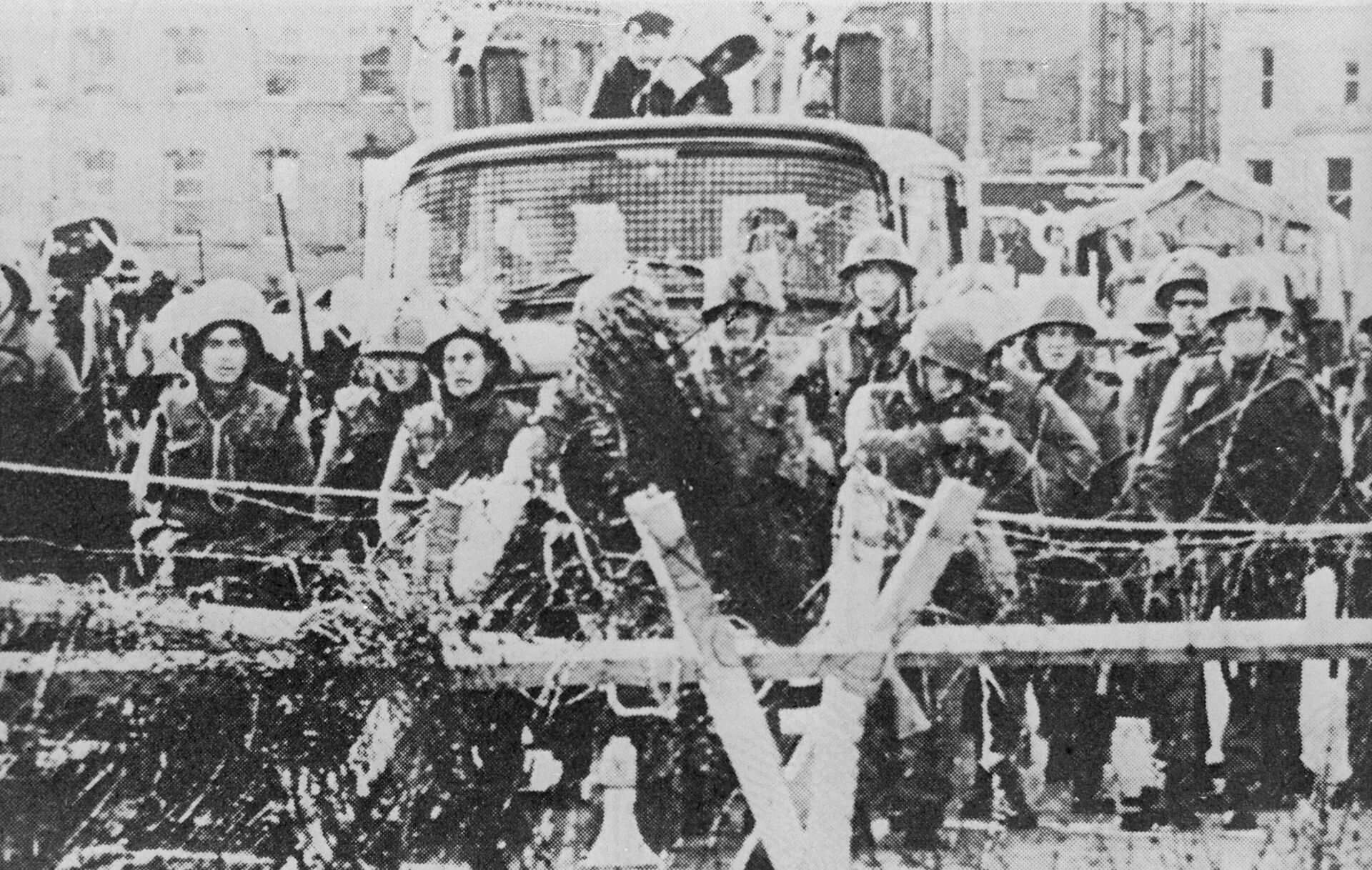 Подразделение английских солдат, патрулирующих улицы Лондондерри - РИА Новости, 1920, 14.04.2021