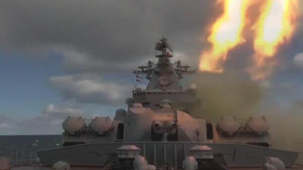 Учения Океанский щит:  уничтожение морской цели с крейсера Варяг и подлодки Омск