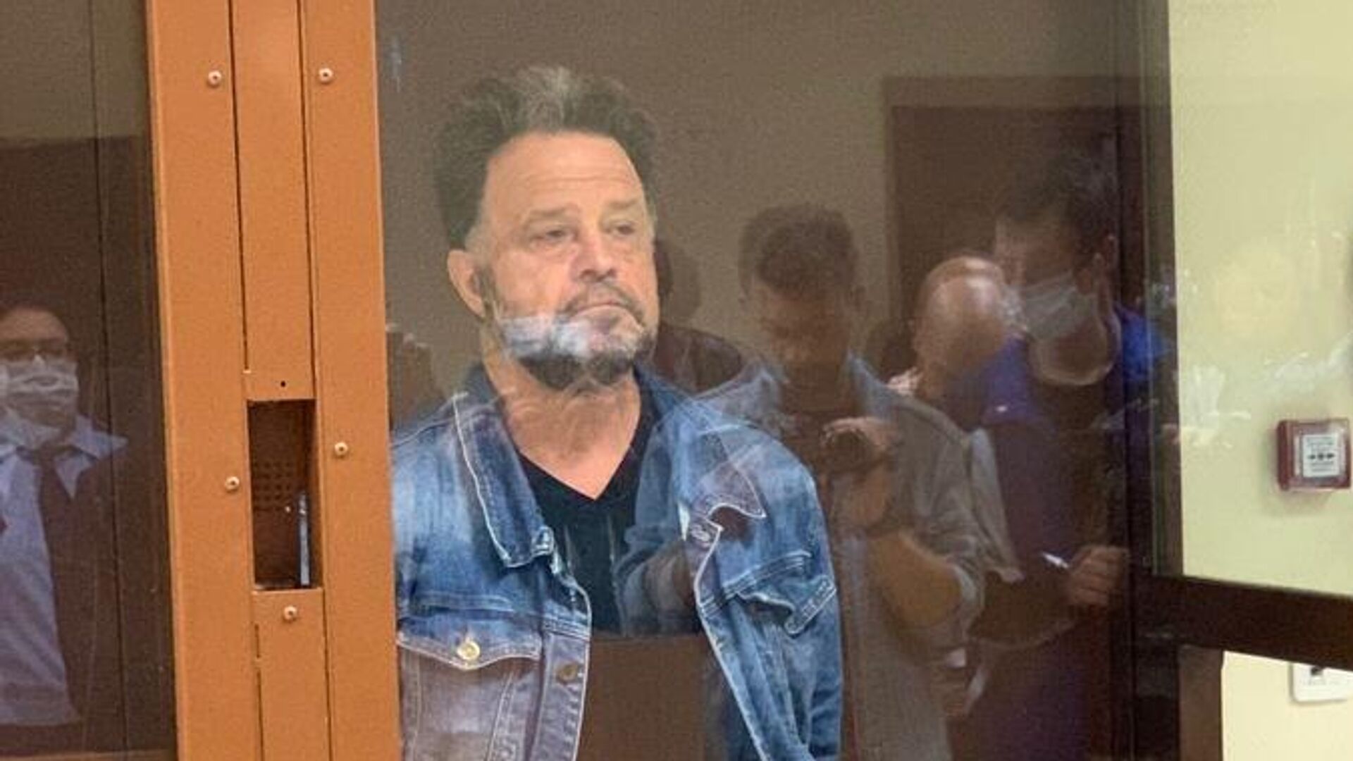 Бывший гендиректор РКК Энергия Владимир Солнцев в Бабушкинском суде Москвы Бывший гендиректор РКК Энергия Владимир Солнцев в Бабушкинском суде Москвы - РИА Новости, 1920, 04.02.2021