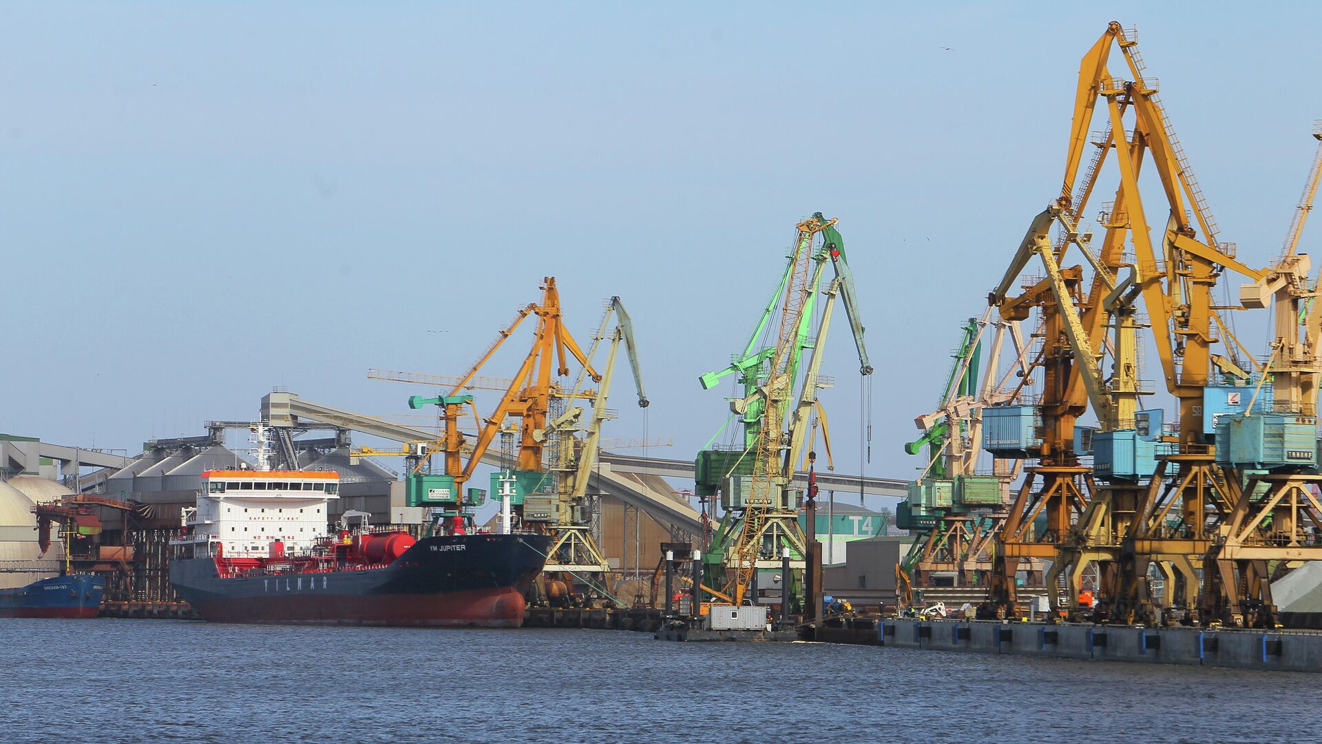 Страны Балтии ограничили импорт электроэнергии из России
