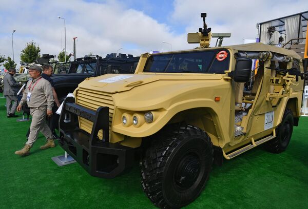 Автомобиль СБМ ВПК-233136 тигр в исполнении Багги на выставке вооружений Международного военно-технического форума (МВТФ) Армия-2020 в военно-патриотическом парке Патриот