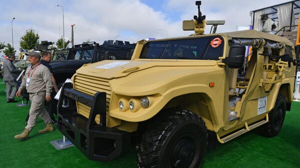 Автомобиль СБМ ВПК-233136 тигр в исполнении Багги на выставке вооружений Международного военно-технического форума (МВТФ) Армия-2020 в военно-патриотическом парке Патриот