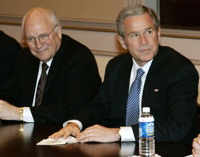 Дик Чейни и Джордж Буш Дик Чейни и Джордж Буш