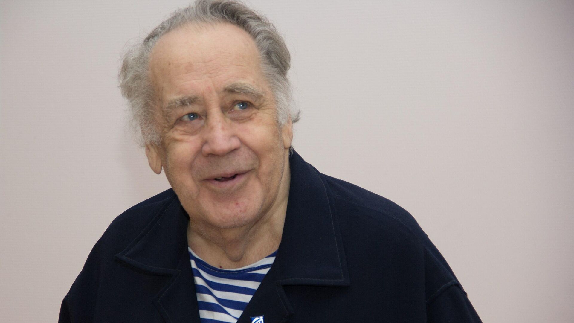 Владислав Крапивин Владислав Крапивин - РИА Новости, 1920