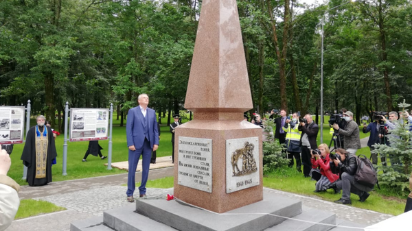 Памятник военным ветеринарам, служившим на Дороге жизни в годы блокады во Всеволожском районе  Ленинградской области