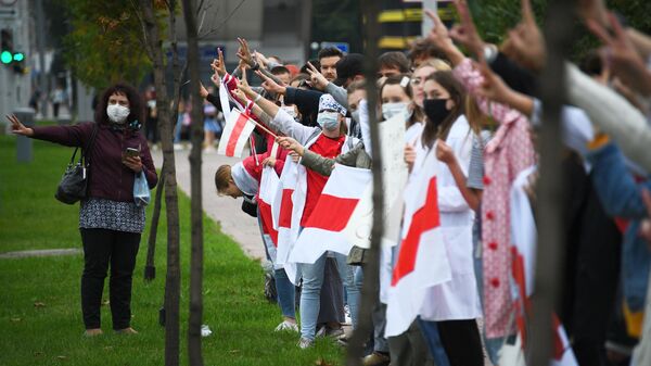 Студенты Белорусского государственного медицинского университета на акции протеста в Минске