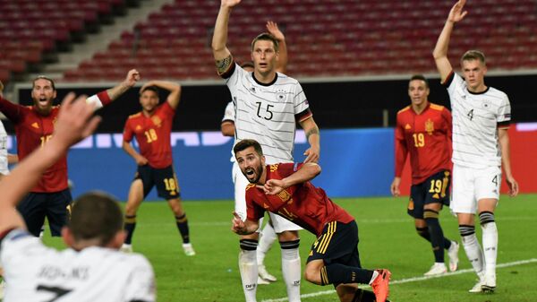 Игровой момент матча Испания - Германия