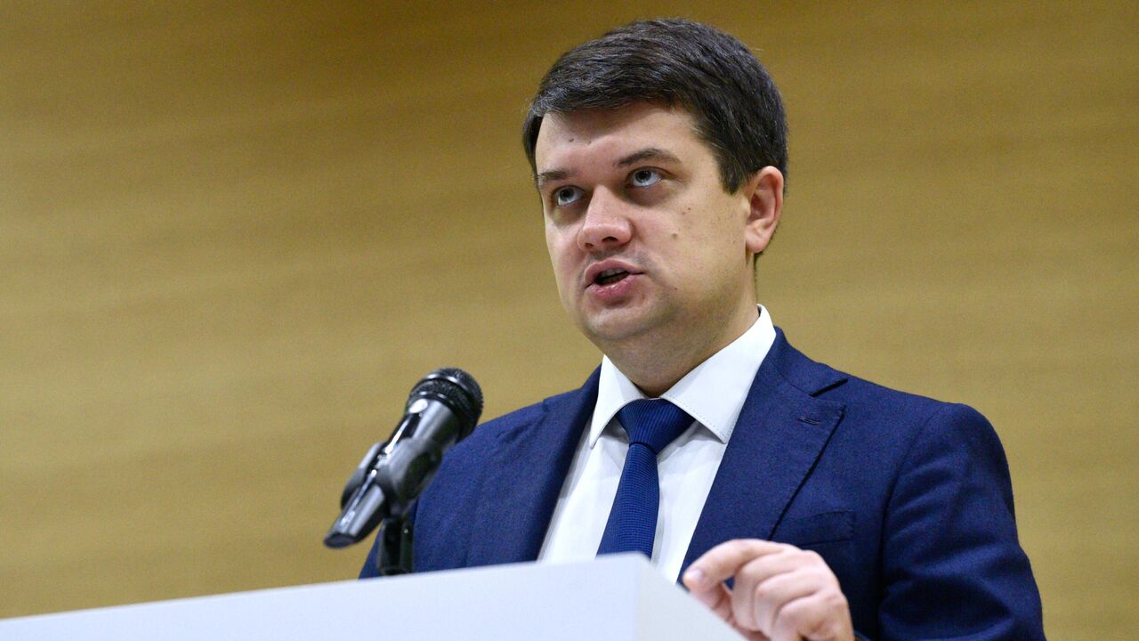 Депутат Рады пригласил Зеленского в парламент рассказать об угрозах Украине
