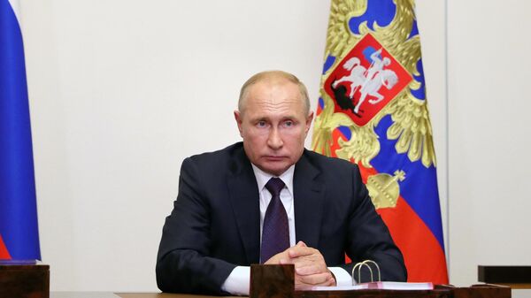 Президент РФ Владимир Путин во время встречи в режиме видеоконференции с мэром Москвы Сергеем Собяниным
