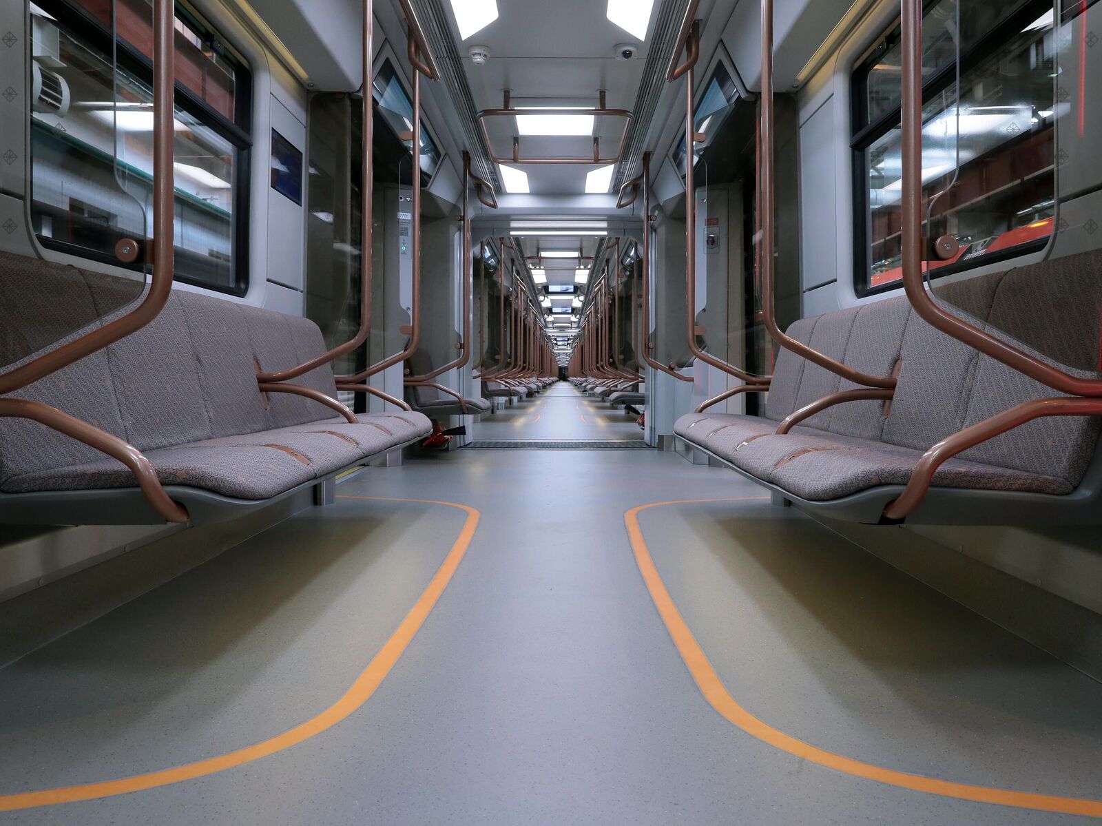 Поезд метро Москва 2020