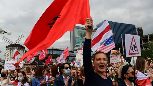 Участницы протестной акции женщин в Минске