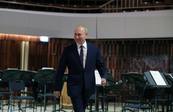 Президент России Владимир Путин в концертном зале Зарядье на торжественном мероприятии, посвященном празднованию 873-й годовщины основания Москвы