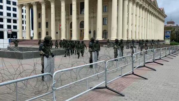 Колючая проволока и спецтехника: в Минске милиция готовится к усиленному режиму работы 