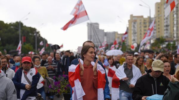 Участники несанкционированной акции оппозиции Марш единства в Минске
