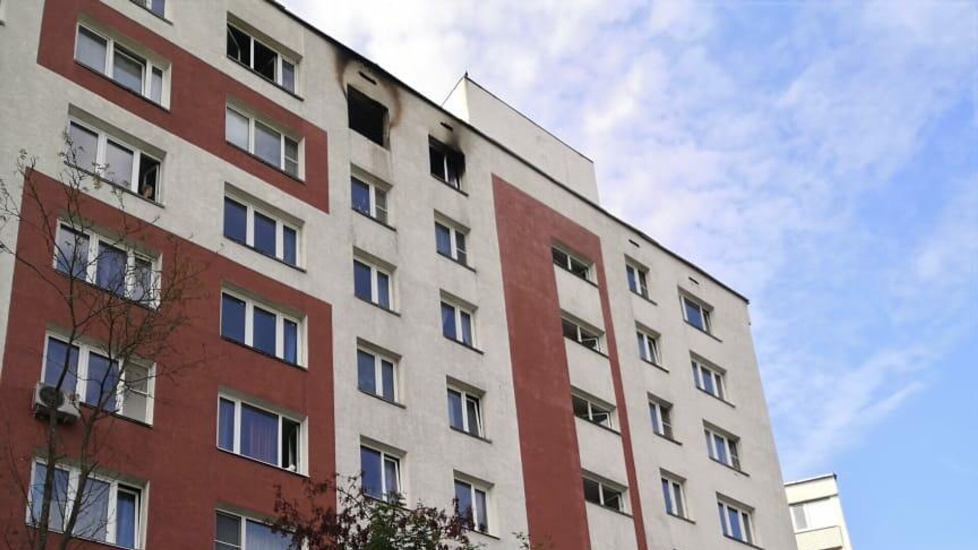 Место пожара в жилой доме в Зеленограде - РИА Новости, 1920, 07.09.2020