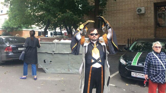 Участники флешмоба у здания Пресненского суда города Москвы, где будет оглашен приговор по делу о ДТП со смертельным исходом Участники флешмоба у здания Пресненского суда города Москвы, где будет оглашен приговор по делу о ДТП со смертельным исходом