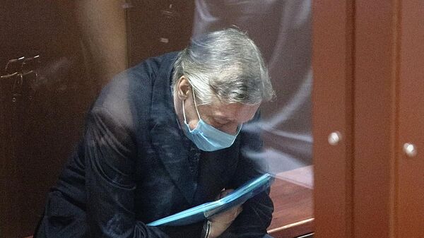 Актёр Михаил Ефремов в зале заседаний Пресненского суда города Москвы во время оглашения приговора