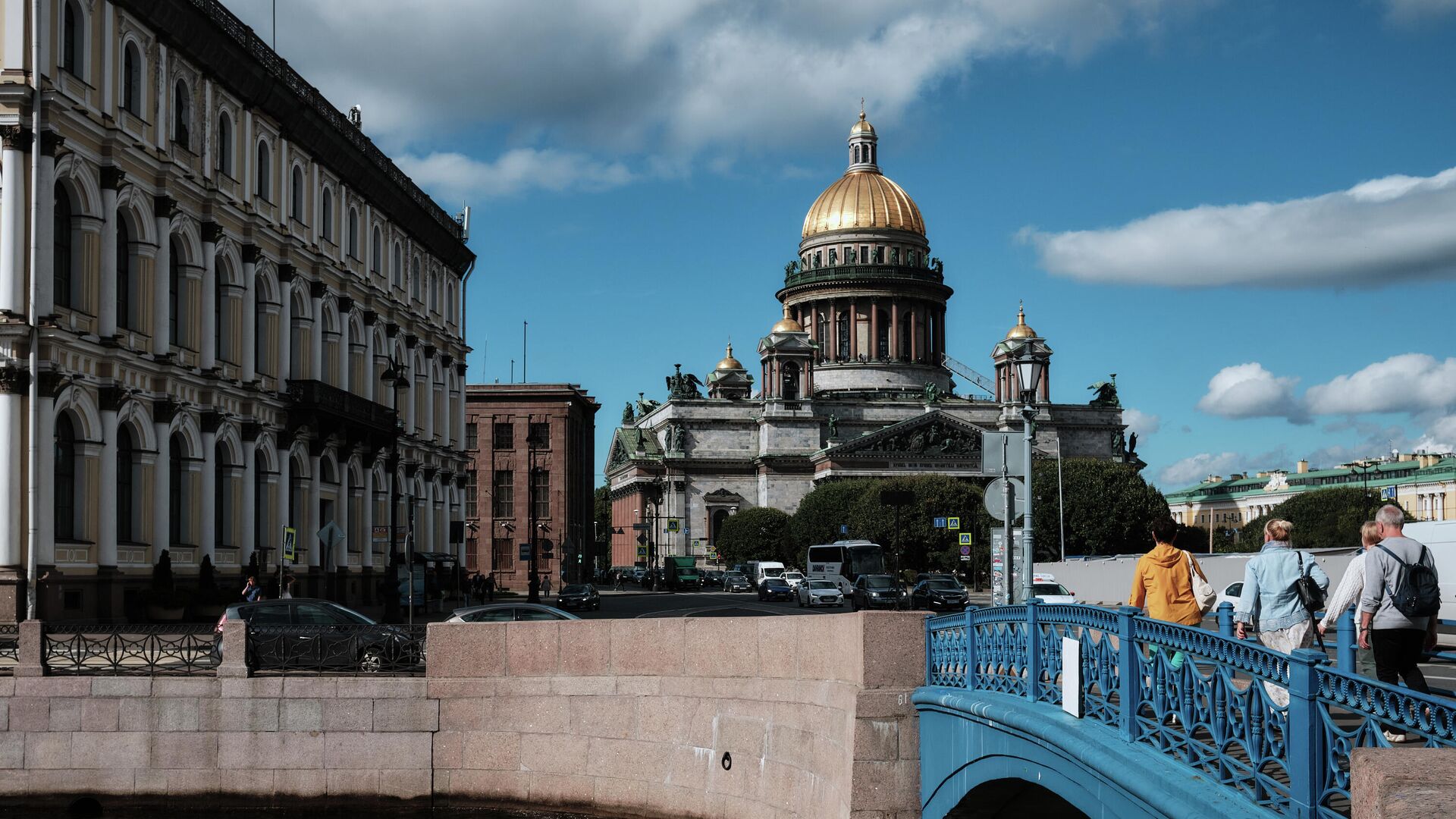 Синий мост и Исаакиевский собор через реку Мойку в Санкт-Петербурге - РИА Новости, 1920, 06.09.2022