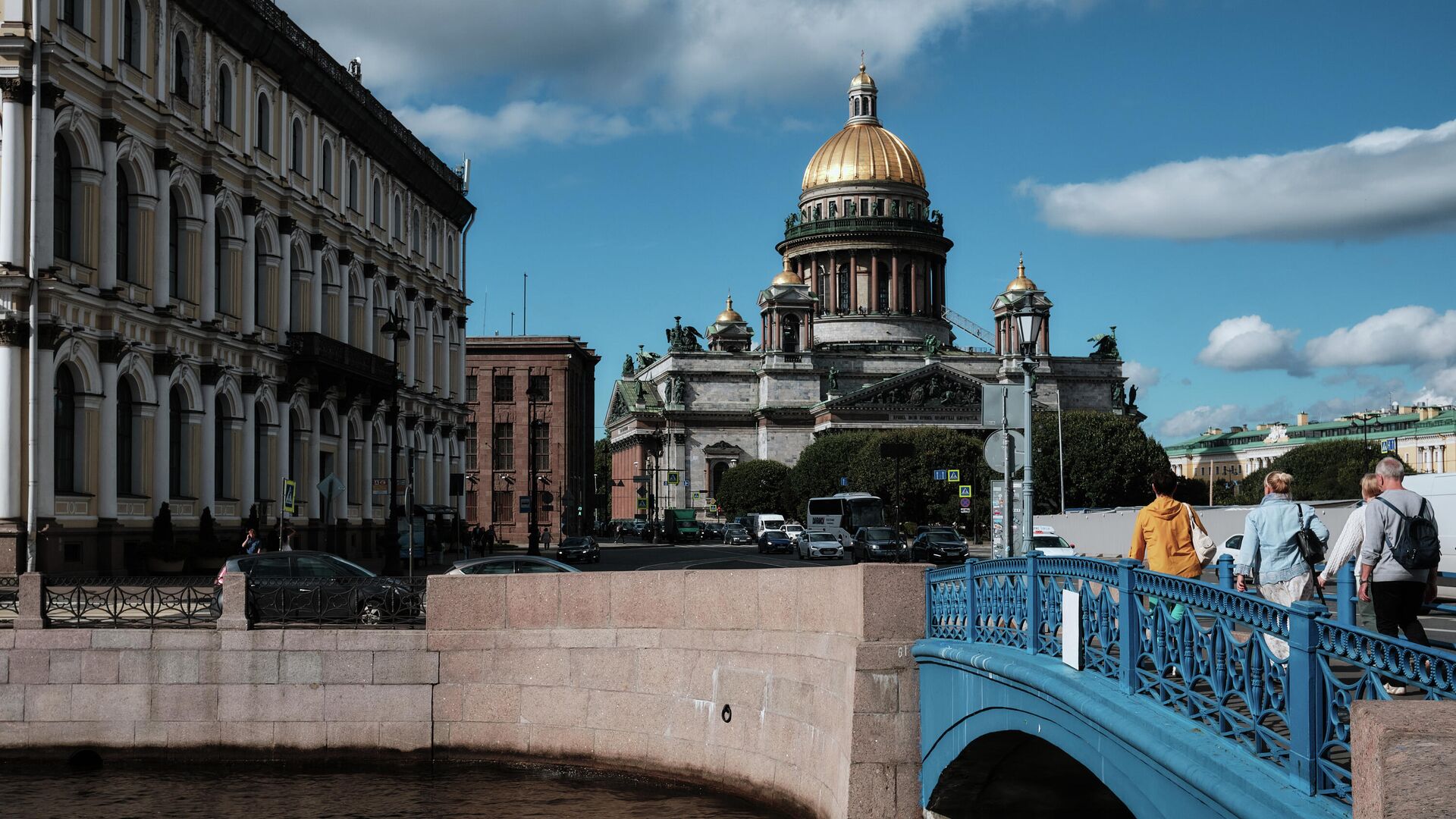 Синий мост и Исаакиевский собор через реку Мойку в Санкт-Петербурге - РИА Новости, 1920, 04.05.2022