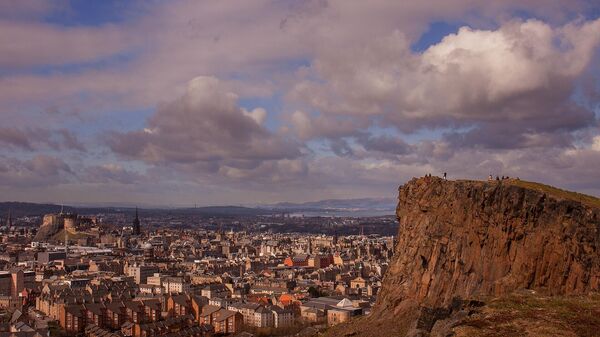 Эдинбург и гора Трон Артура