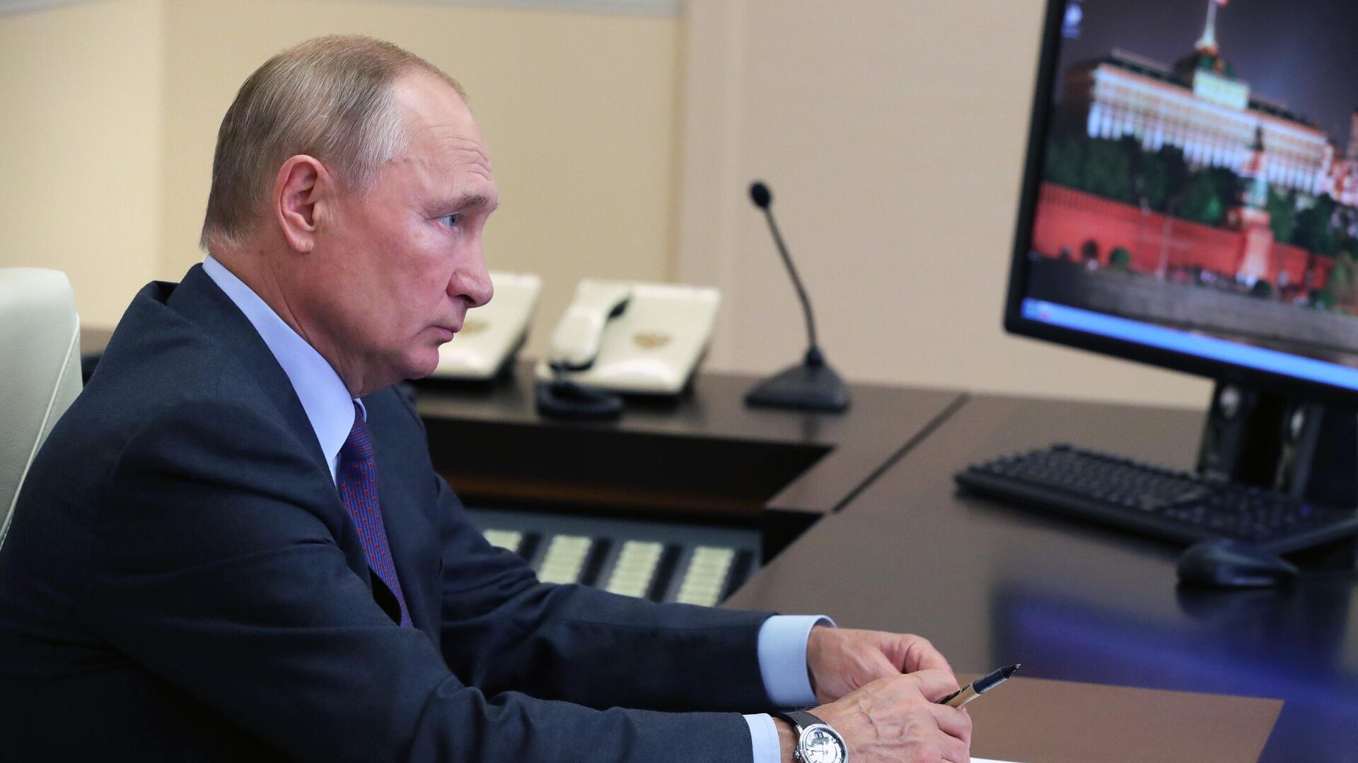 Президент России Владимир Путин проводит в режиме видеоконференции совещание с членами правительства - РИА Новости, 1920, 09.09.2020