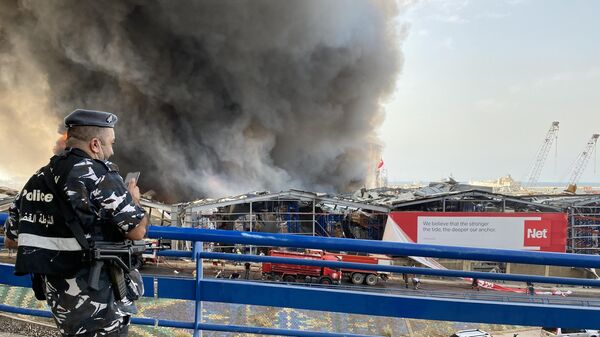 Сильный пожар произошел в порту Бейрута