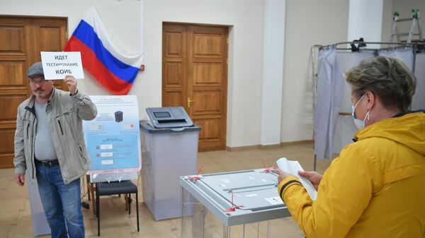 На избирательном участке на выборах губернатора Архангельской области в Архангельске