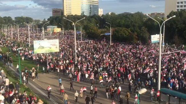 Силовики в Минске подготовили водометы против митингующих