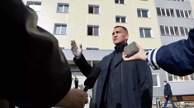 Глава Сургутского района Андрей Трубецкой на новоселье жителей в Лянторе
