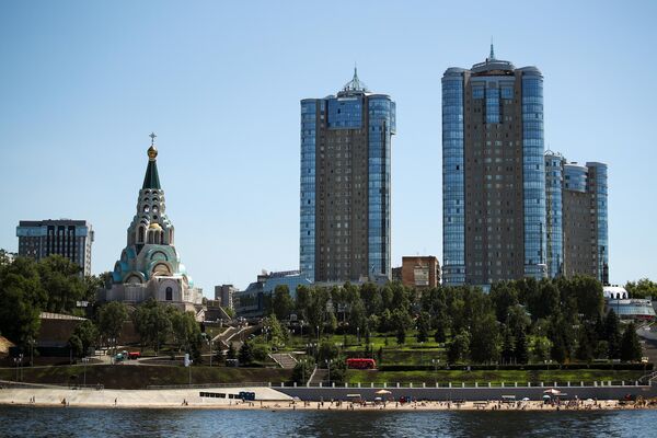 Вид на Самару с реки Волга. Слева - собор Софии Премудрости Божией