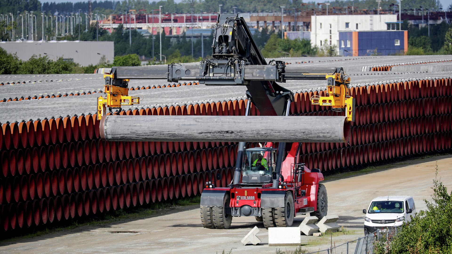 Трубы для строительства газопровода Nord Stream 2 на площадке в порту Мукран, Германия - РИА Новости, 1920, 19.09.2020