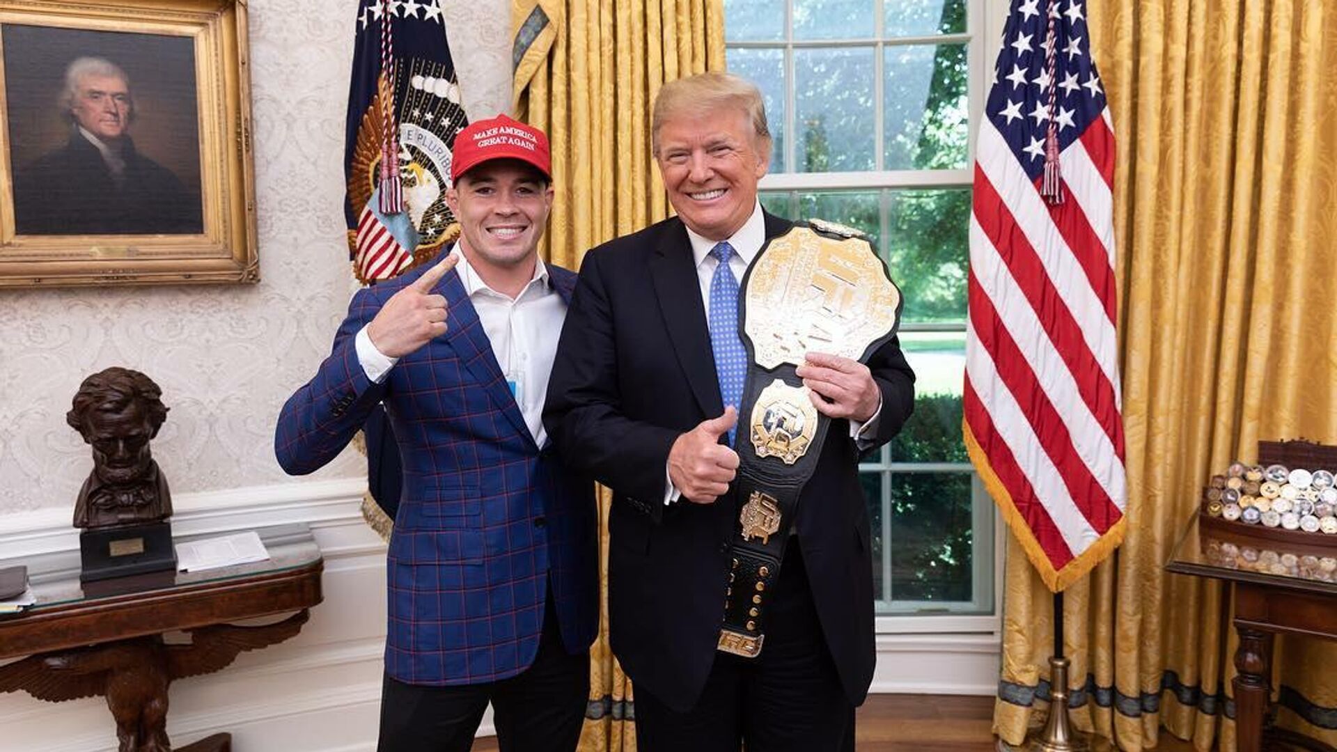 Боец MMA Колби Ковингтон (слева) и президент США Дональд Трамп - РИА Новости, 1920, 20.09.2020