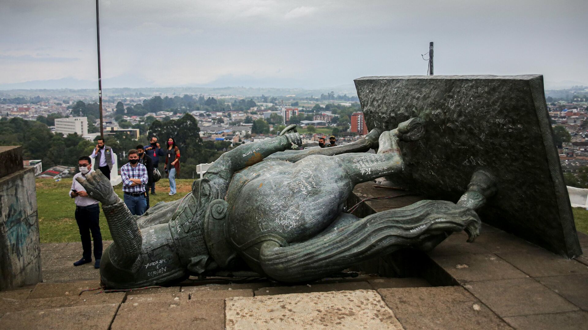 Статуя испанского конкистадора Себастьяна де Белалькасара, снесенная в ходе протестов в Колумбии - РИА Новости, 1920, 17.09.2020